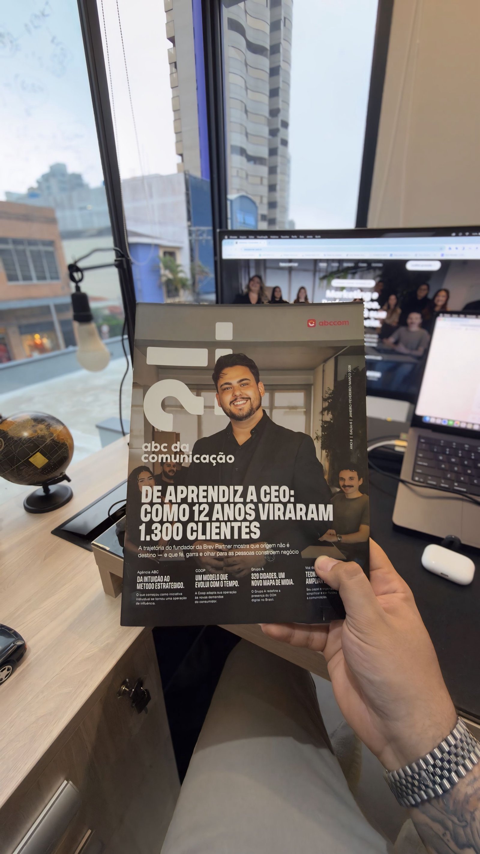 CEO da Agência de Marketing Digital Brev Partner na Capa da ABCCOM